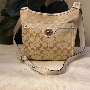 Coach Signature Turnlock Crossbody Canvas Swingback Shoulder Bag
